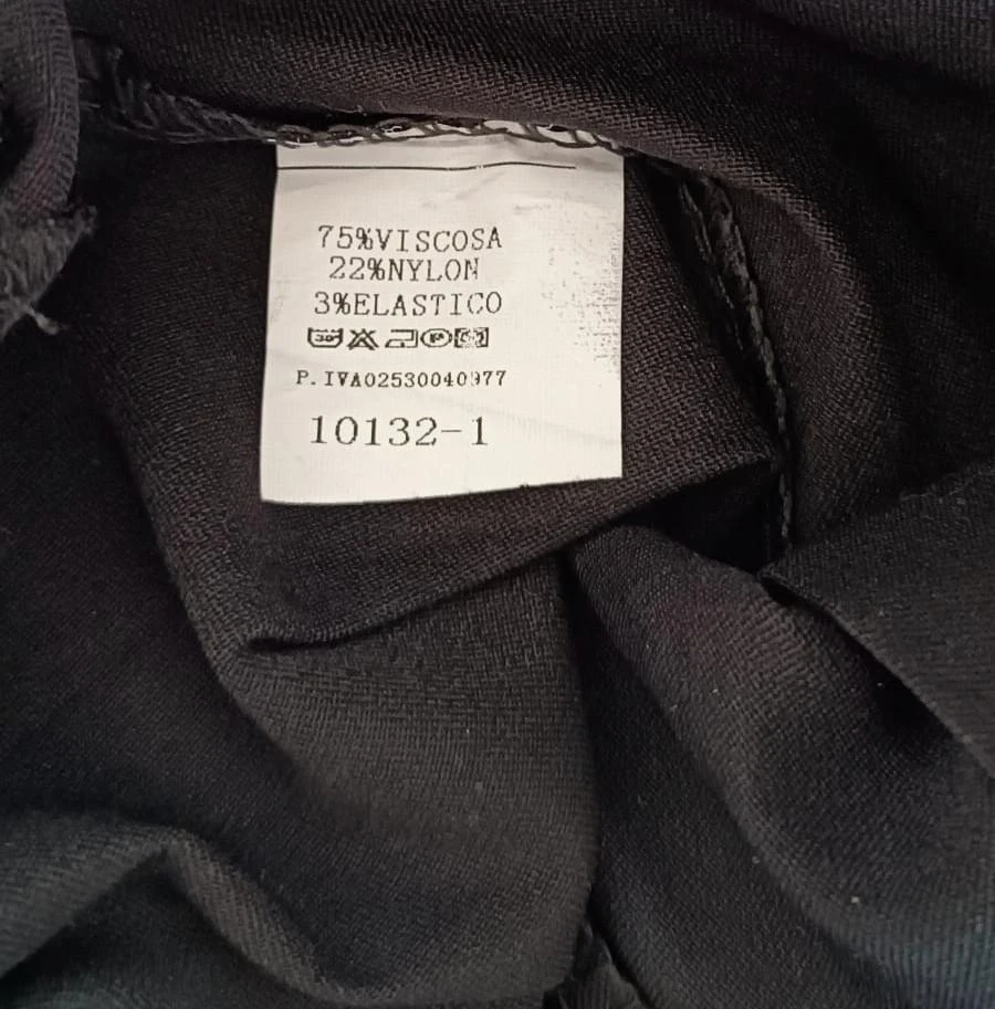 Pantalón corto negro New Collection-Talla 36/S – photo 4